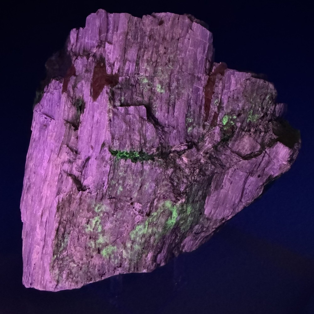 Fine Large Solid Pink Fluorescent Agrellite: Kipawa Complex, Quebec, Canada