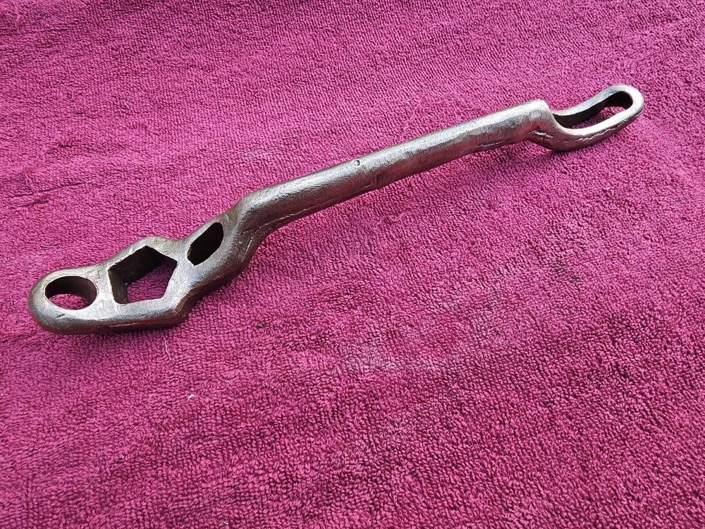 Vintage Unmarked Bronze Hydrant Wrench.