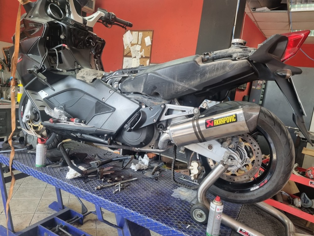 Gilera Gp 800 Exhaust Link Pipe