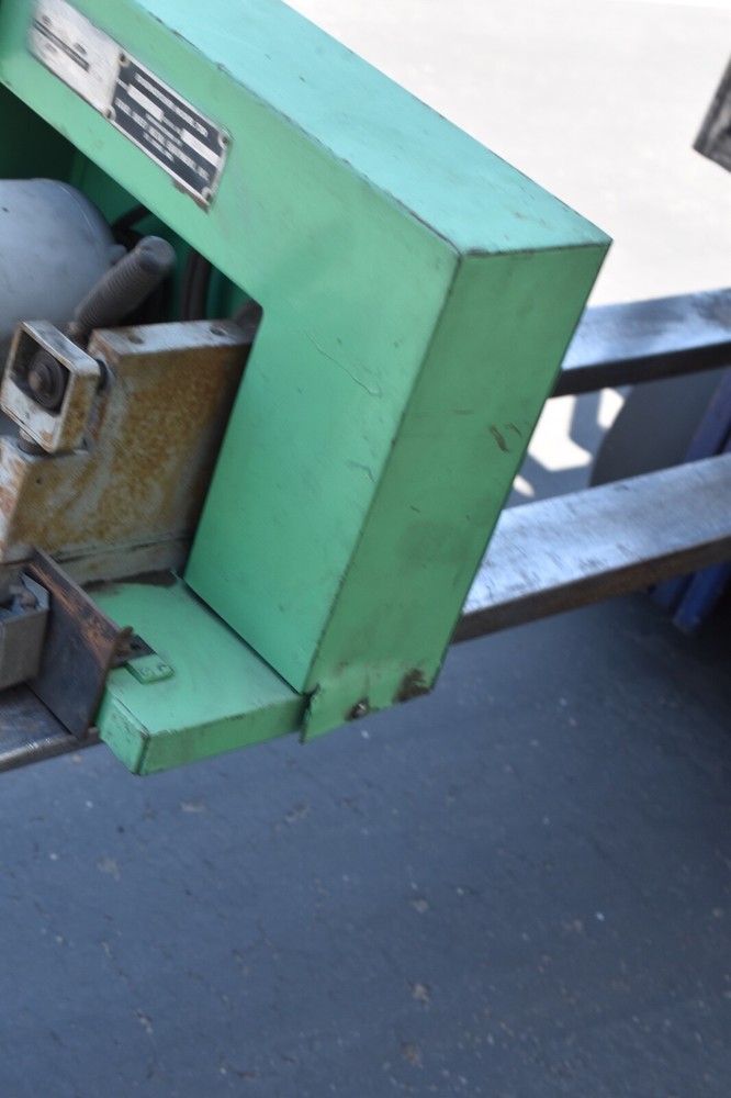 Engel Edgenotcher Model 750