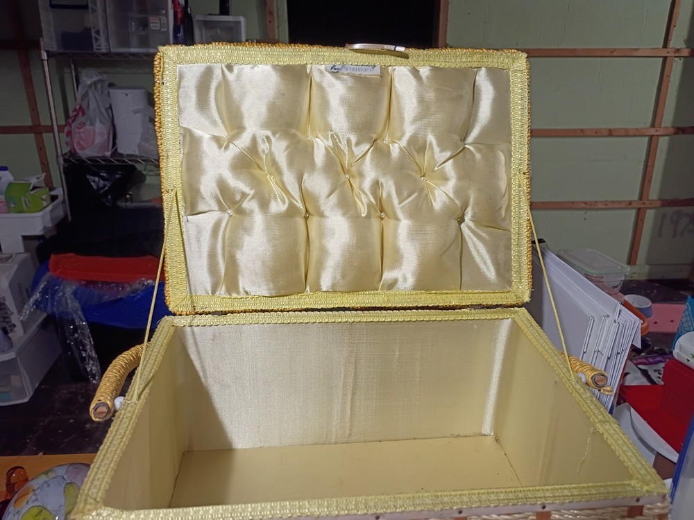 VNT Sewing Box