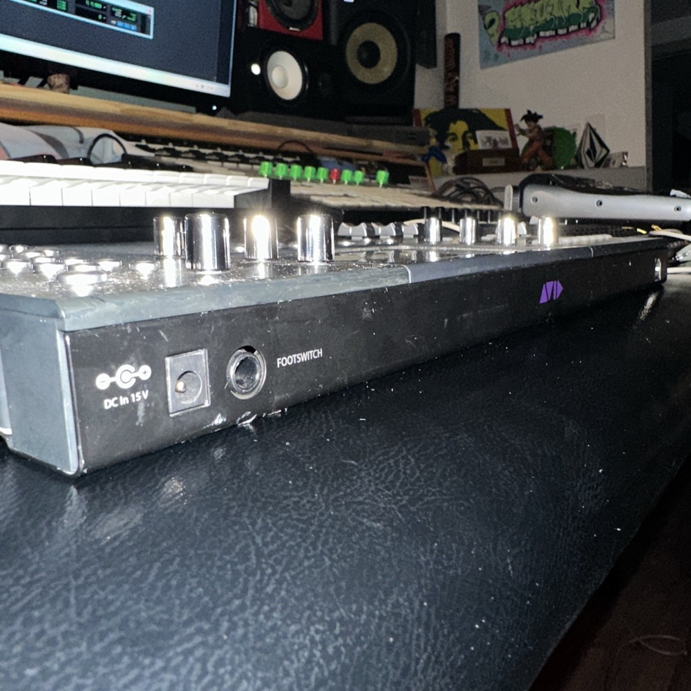 Avid Artist Control EUCON DAW Controller Touchscreen – Logic Pro / Pro Tools