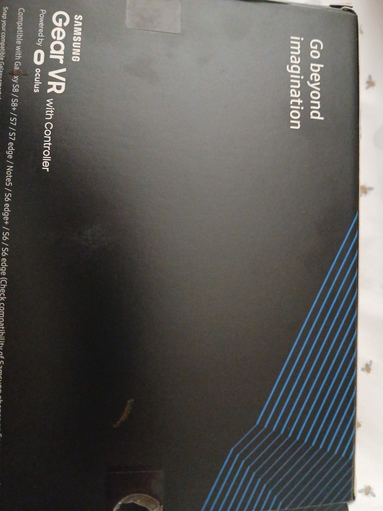 Samsung Gear VR With Controller