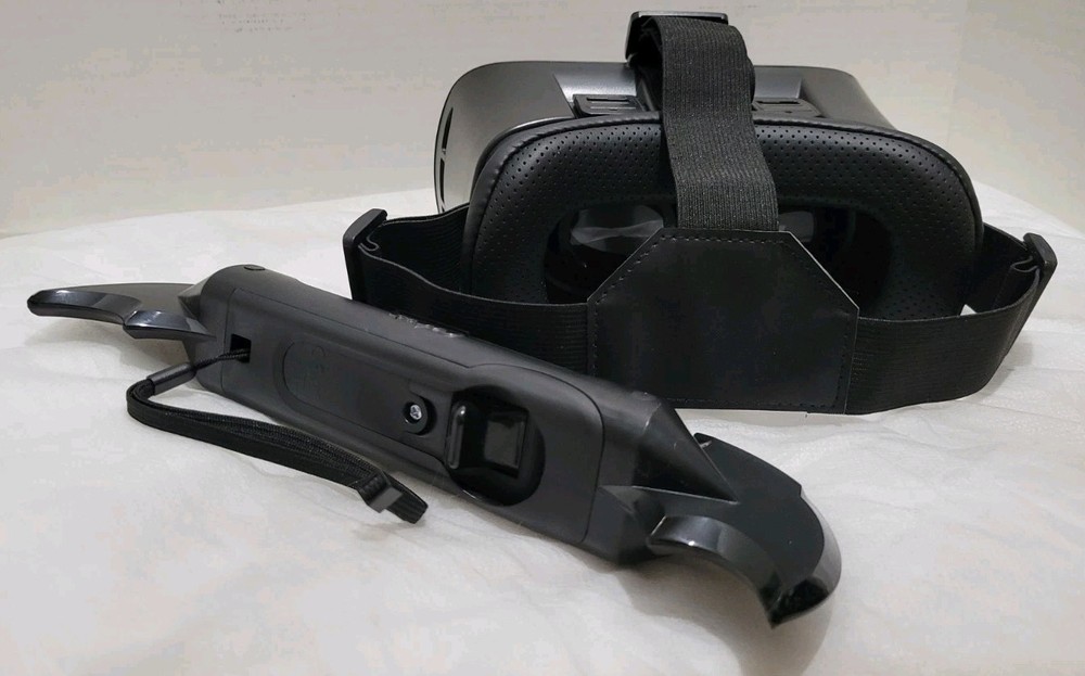 VRSE BATMAN VIRTUAL REALITY SET Headset, Controller No Box Clean Batt. Terminals