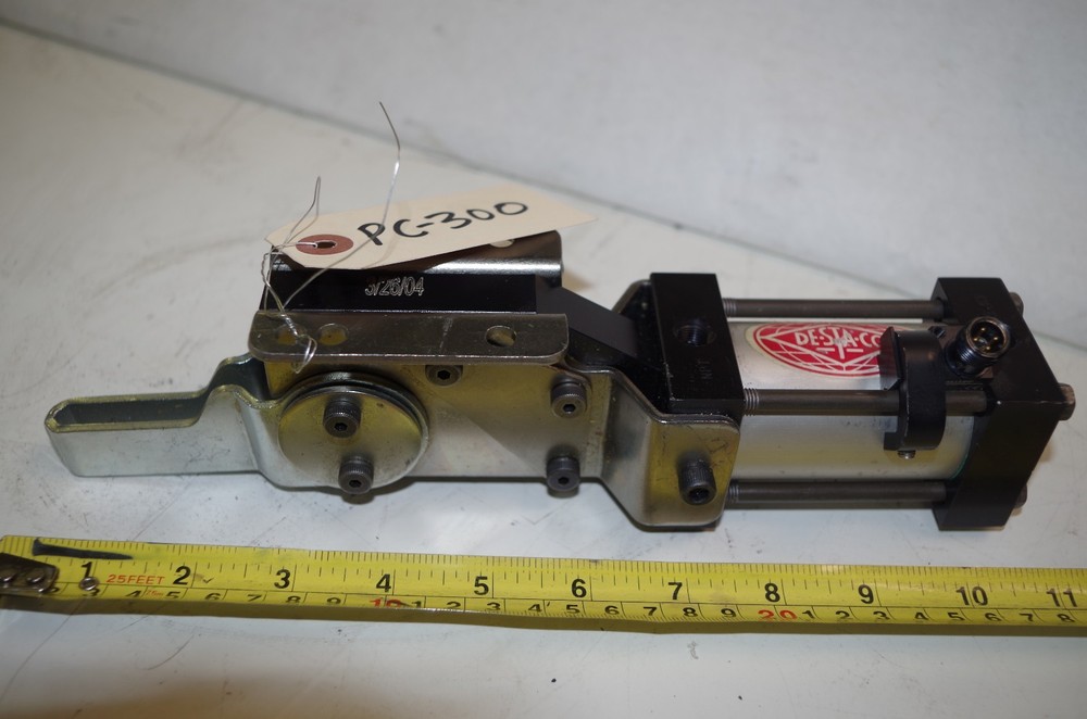 DESTACO PNEUMATIC HOLD DOWN CLAMP & BALLUFF SENSOR CODE: PC-300