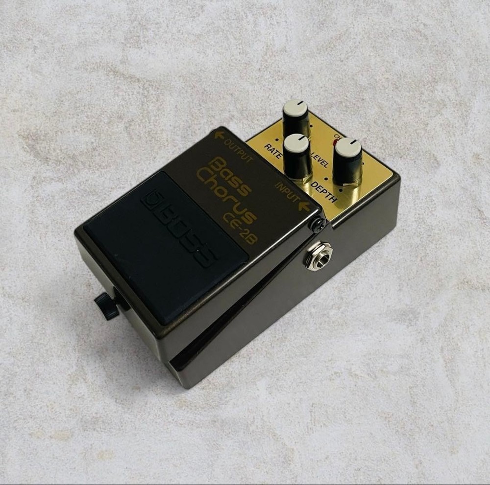 BOSS CE-2B Bass Chorus Effects Pedal