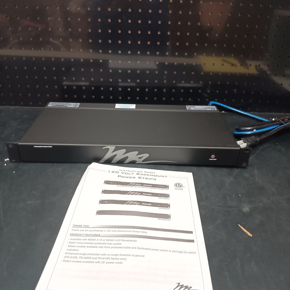 middle Atlantic 15 AMP Horizontal Power Strip, 8 Outlets Basic Surge