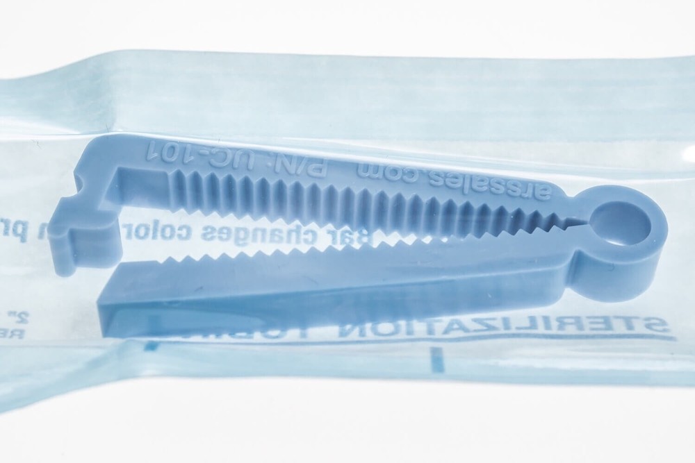 Equine Umbilical Clamps