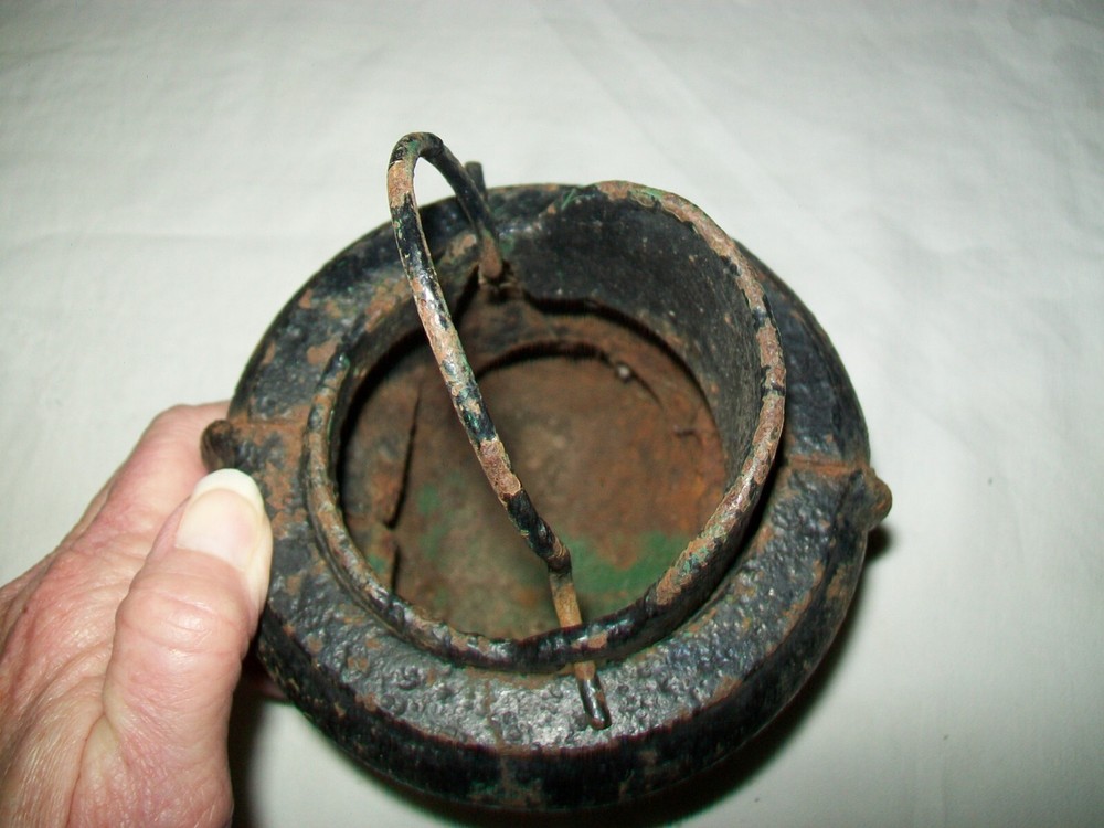 VINTAGE CAST IRON WATER PUMP DIVERTER CUP RED JACKET
