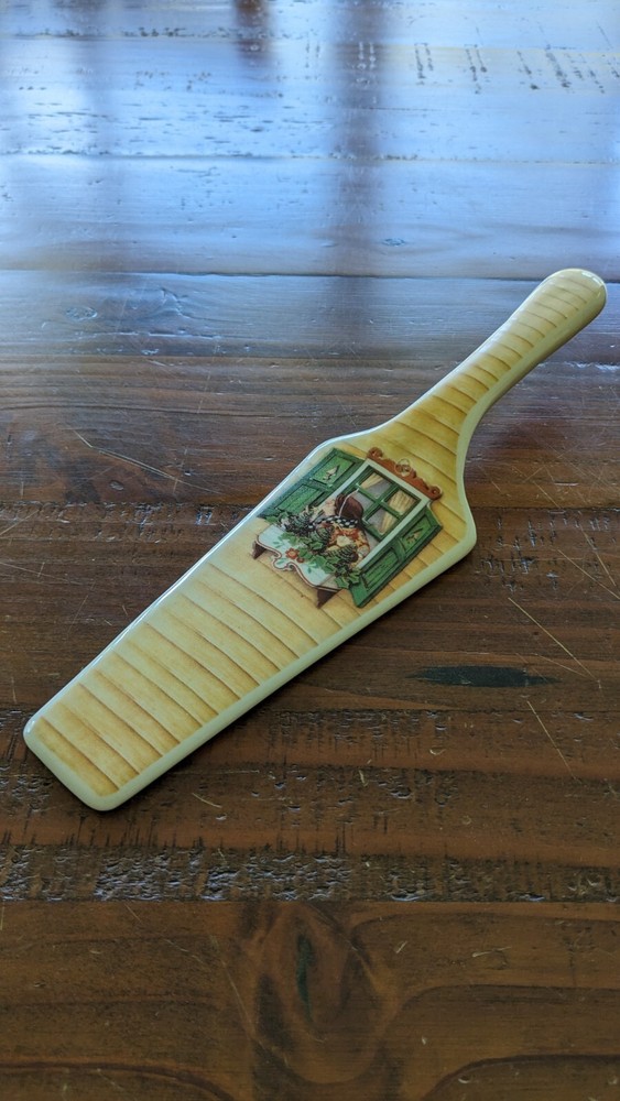 VINTAGE Cake Spatula/Server Lady in Cottage Window Design