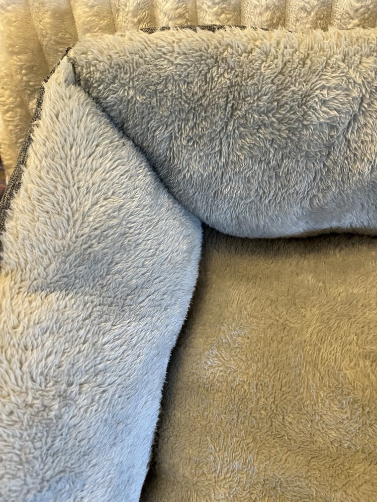 Light Blue Plush Cushion Cat/Dog Bed, Rectangular, Machine Washable Polyester