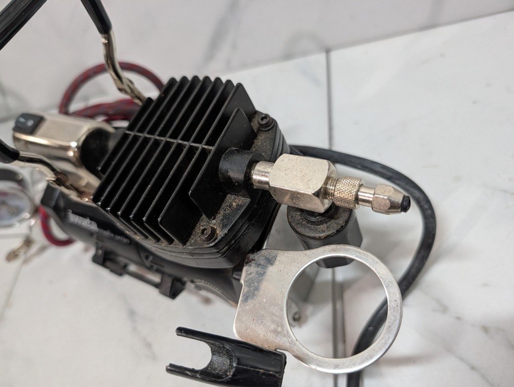 Iwata Studio series Smart Jet Air Compressor Works Great