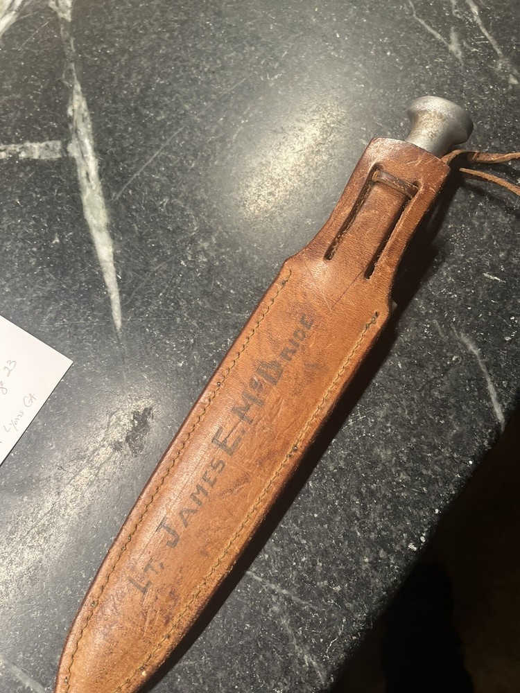 US WW2 Fighting knife With ID