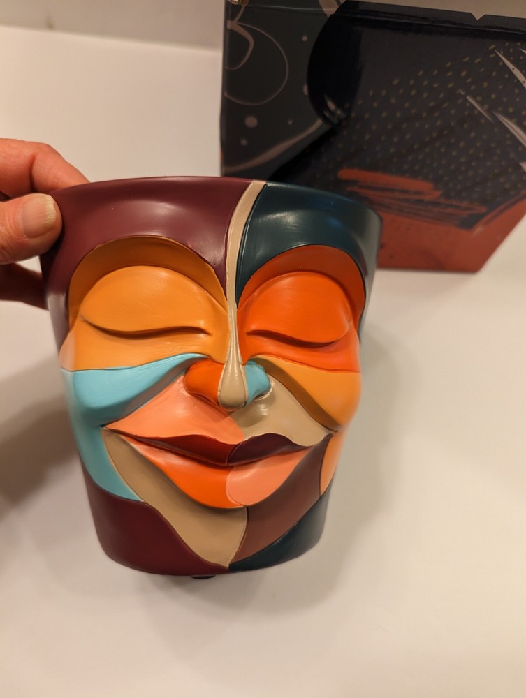 Gugugo Abstract Face Planter
