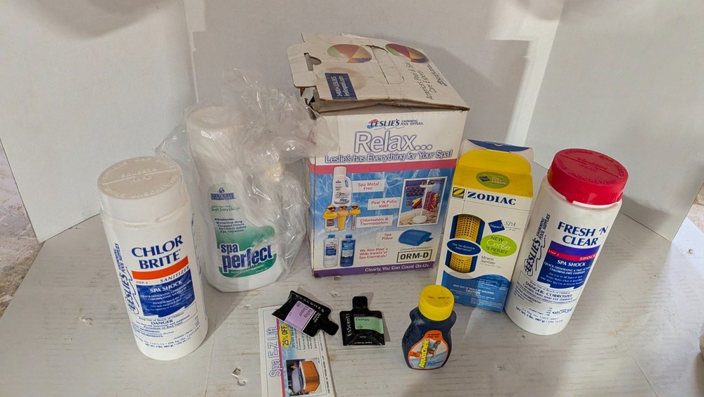 Leslie's spa maintenance kit