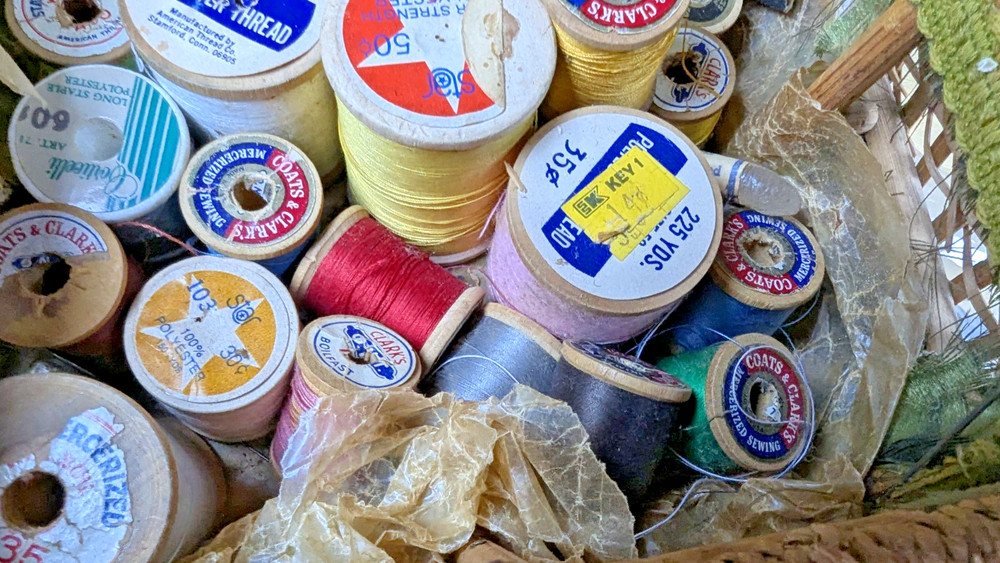 Vintage Sewing Basket Box w Thread Spools