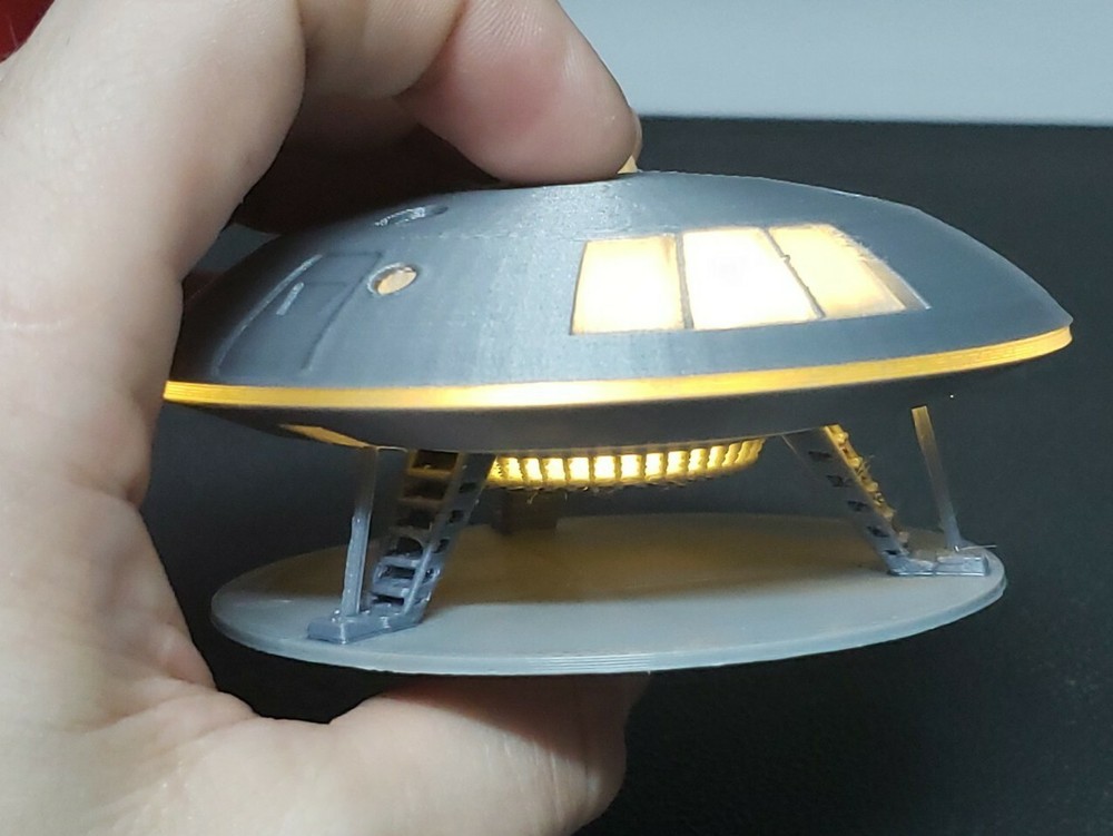 Jupiter 2 [from Lost in Space] - with battery-powered lights - small