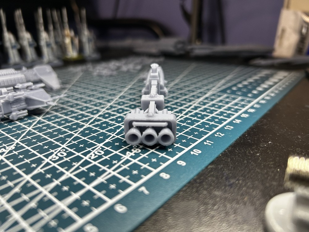 Babylon 5 Hyperion Class Heavy Cruiser Miniature - 85mm Long
