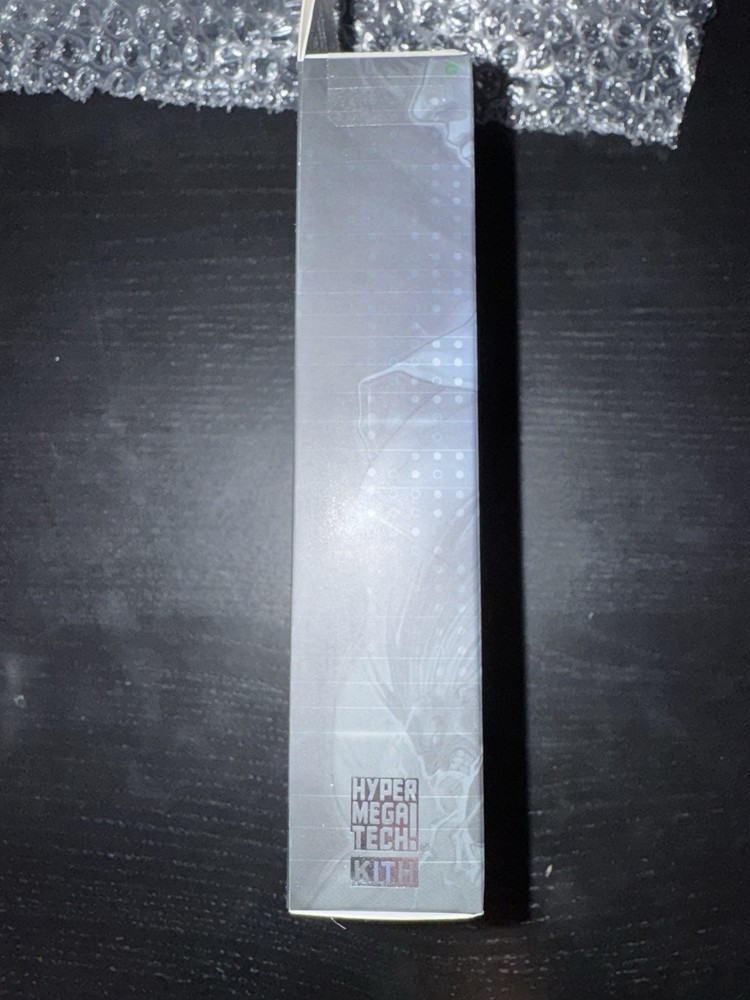 SUPER POCKET HANDHELD CONSOLE CAPCORN x KITH HYPER MEGA TECH