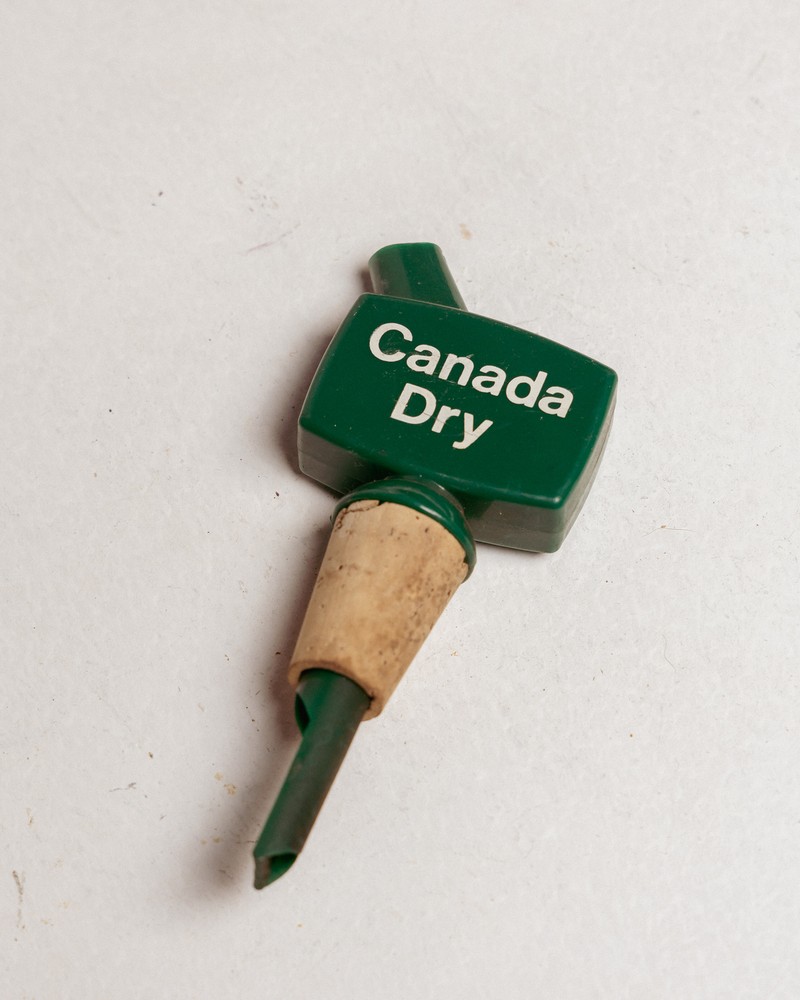Canada Dry Pourer [w962]