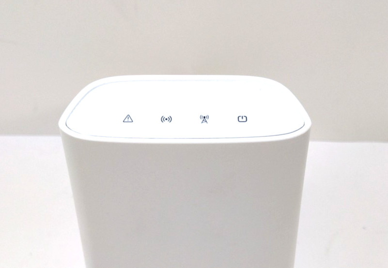 IQ Mesh Router in White RP052M