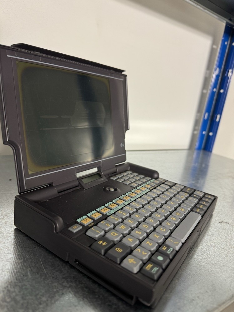 Olivetti Notebook 1992 Notebook Model PT XT 20 Vintage Computer