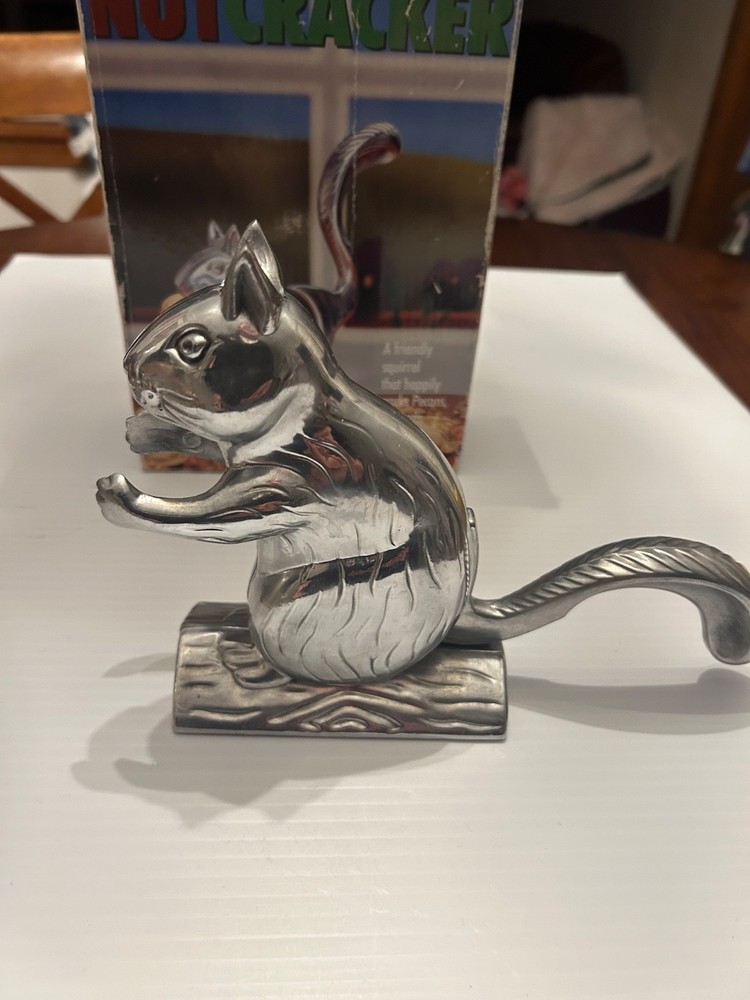 Nutty Squirrel Heavy Duty Cast Aluminum Nutcracker Cracks Pecans Almonds Walnuts