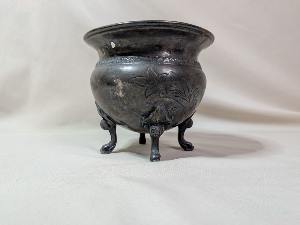 Silver Plate Victorian Floral Salt Cellar - READ