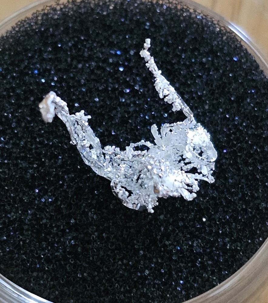 .380g Extremely Unique Herringbone Feather Crystallized 9999 Silver Specimen