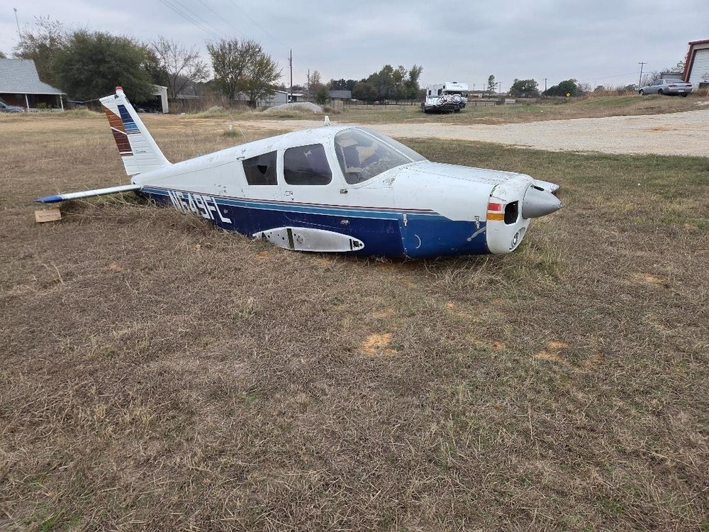 Piper Cherokee Airplane for Display Only