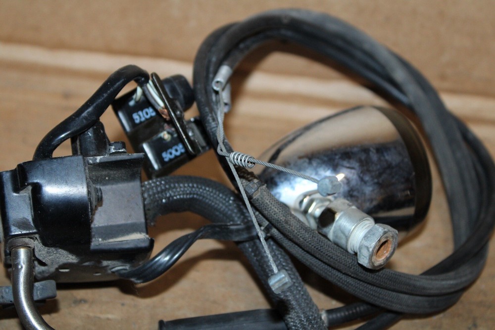 2006 Harley Davidson FXDBI Dyna Street Bob RIGHT Handlebar Handle Control Switch