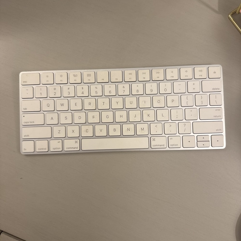 Apple A1644 Wireless Magic Keyboard 2 MLA22LL/A & A1657 Magic Mouse 2 MLA02LL/A