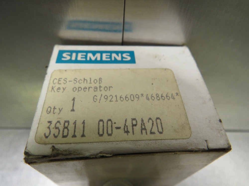 Siemens 3SB11-00-4PA20 Keyed Selector Switch