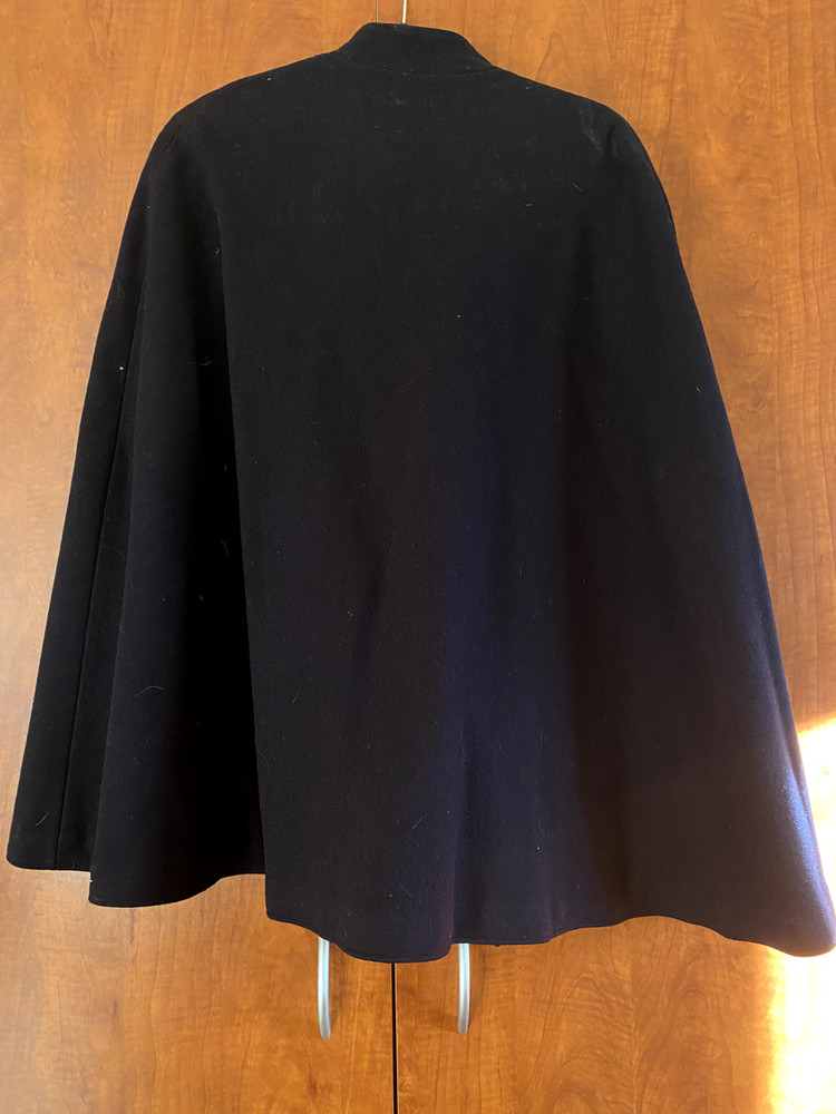Genuine Bruck's Vintage nurses Cape, Medium