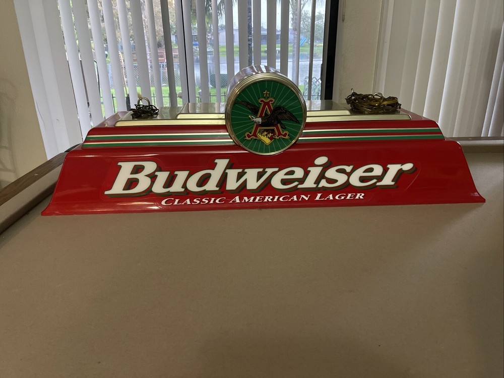 Vintage 90’s Budweiser Pool Table Light