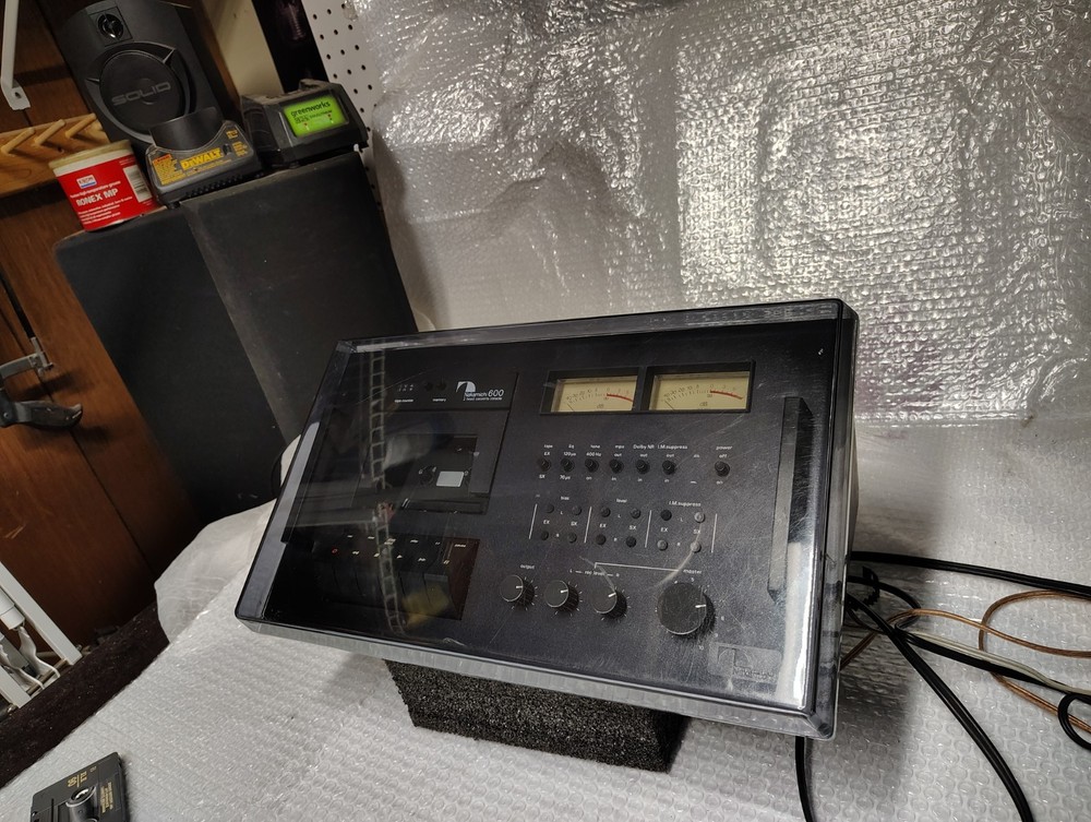 Nakamichi 600 cassette deck