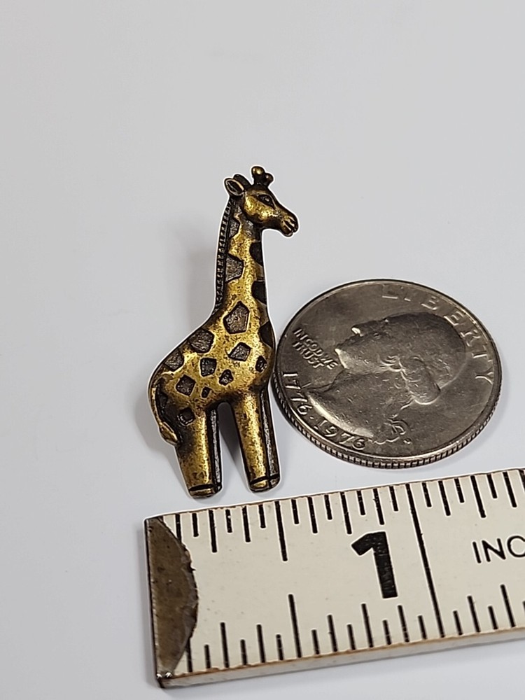 JJ Jonette Giraffe Lapel Pin