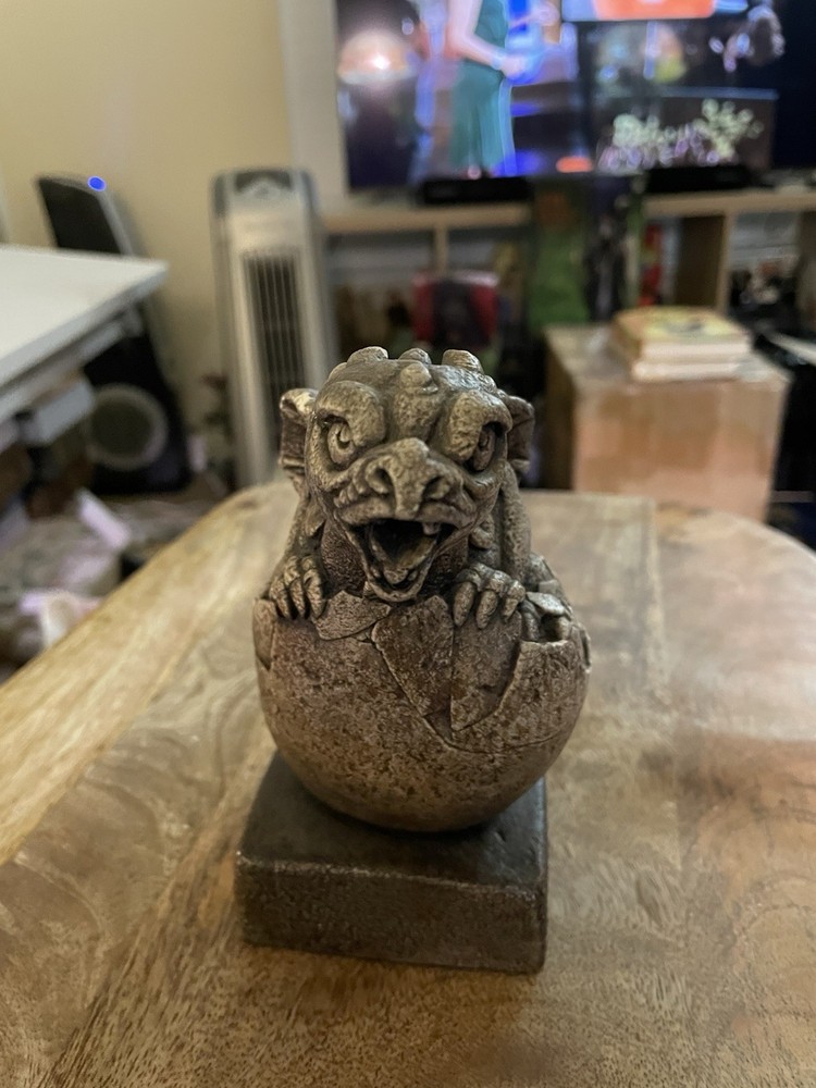Windstone Editions Hatchling. Pena 1994.