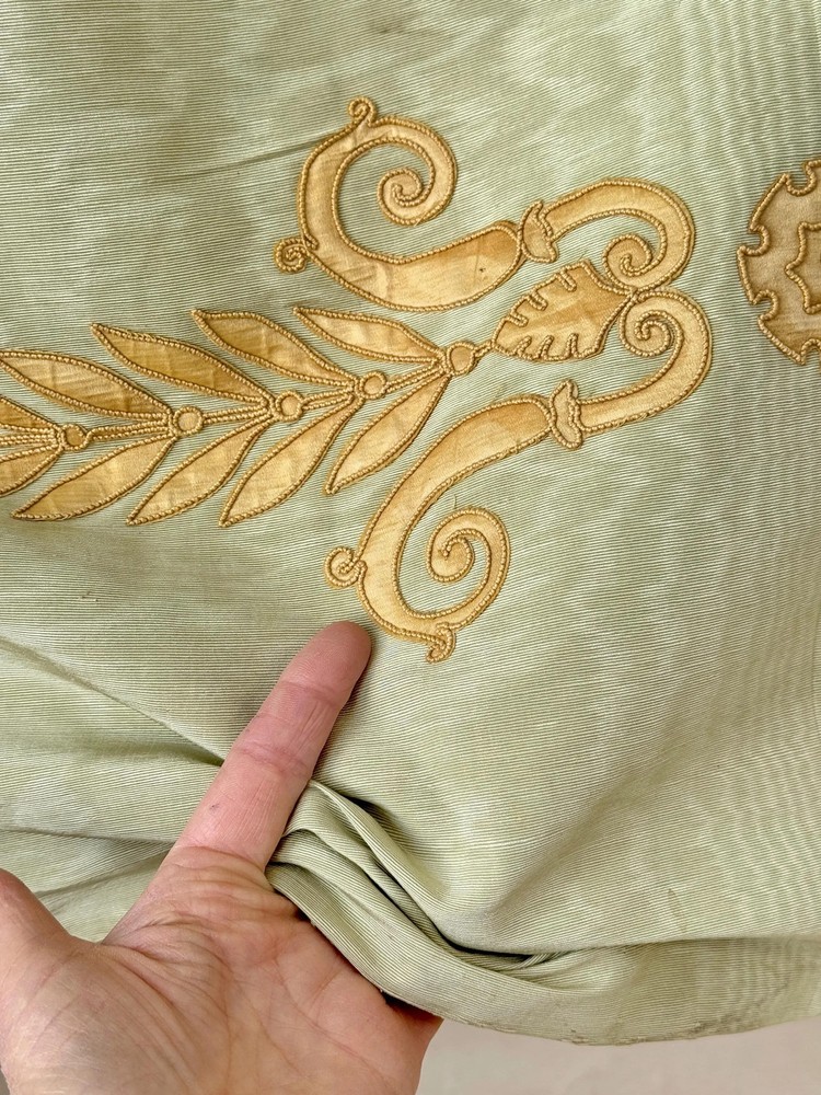 70x40 1930 French Silk moire pale apple green curtain French drape valance coun