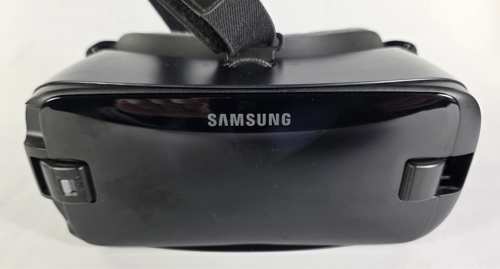 Samsung Gear VR with Controller SM-R324 Black