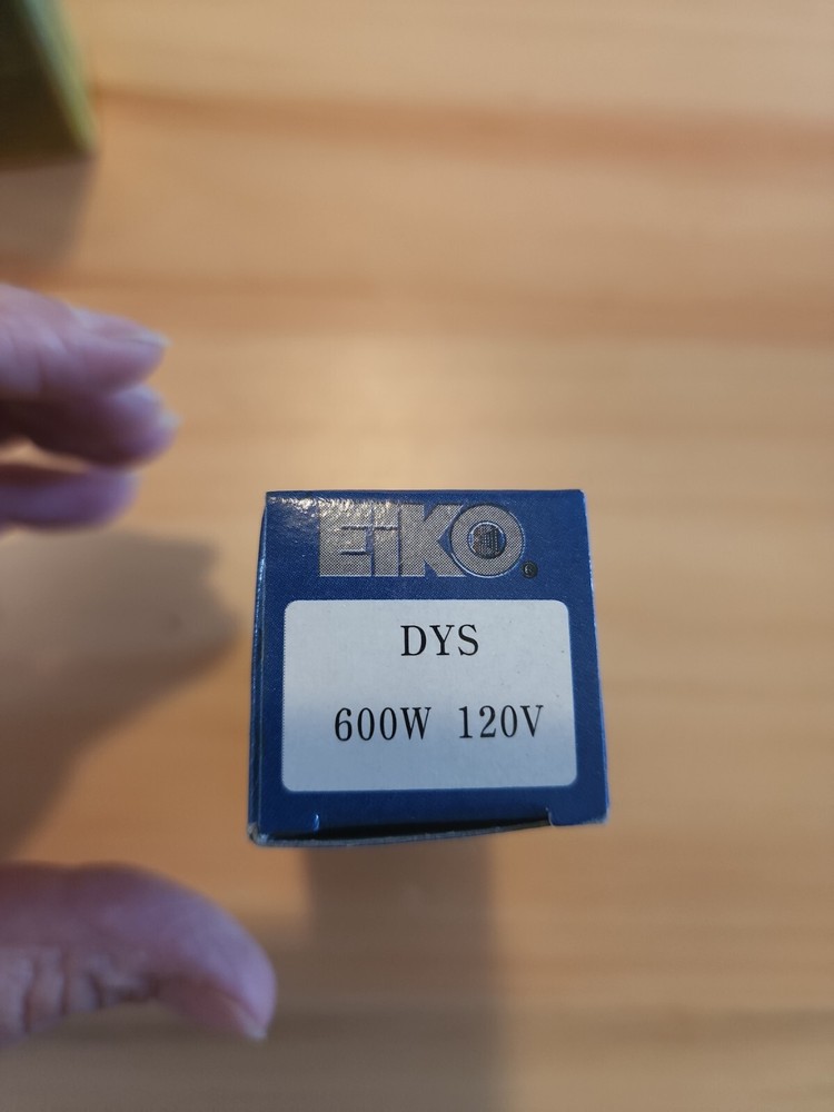 EIKO Replacement Projector bulb DYS 600W 120V Lamp