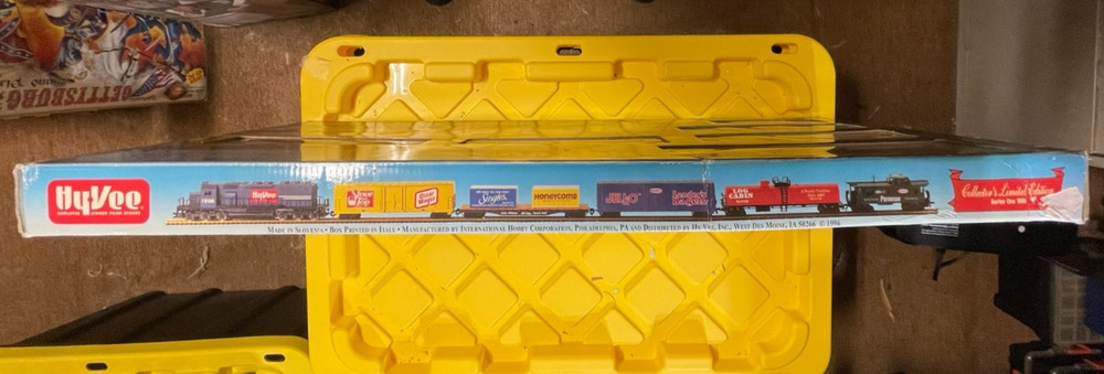 IHC HO - Hy-Vee Savings Express Train Set +Extras