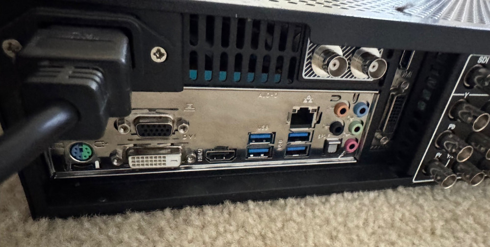 NewTek 3Play 3PXD440 with NewTek 3Play 425 Control Surface