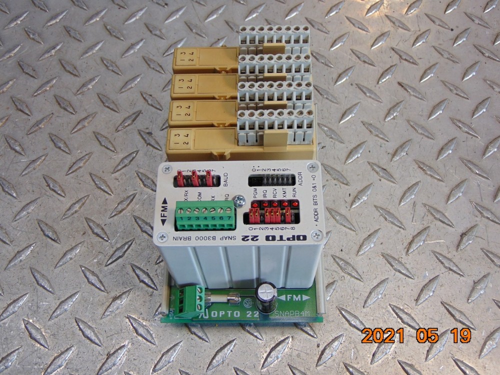 OPTO 22 SNAPB4M MODULE RACK with B3000 BRAIN & (4) MODULES