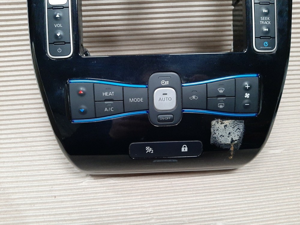 2013 INSTRUMENT PANEL CLIMATE CONTROL UNIT 682603NL0A NISSAN LEAF
