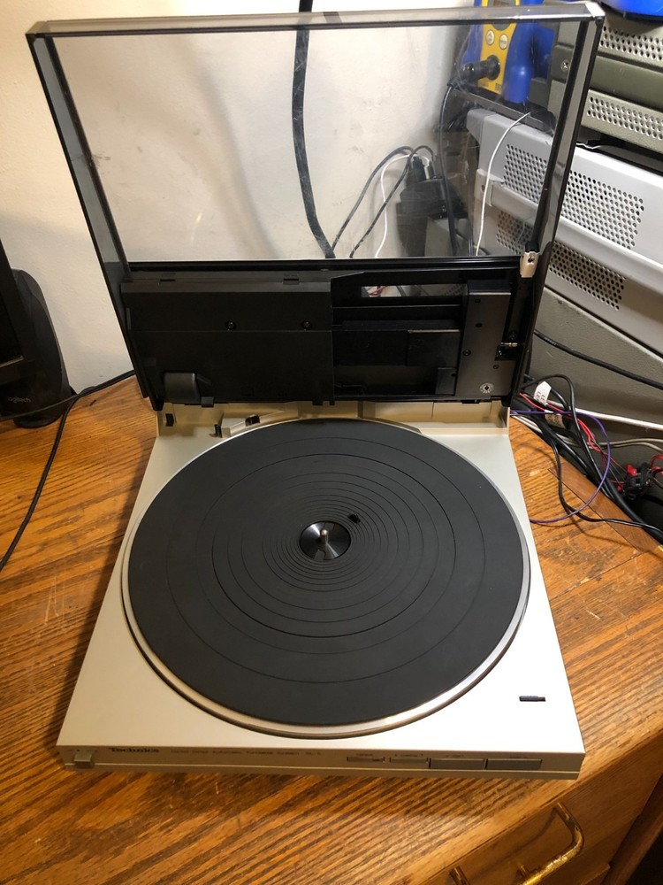 Working Technics SL-5 Direct Drive Linear Tracking Turntable w/ cables
