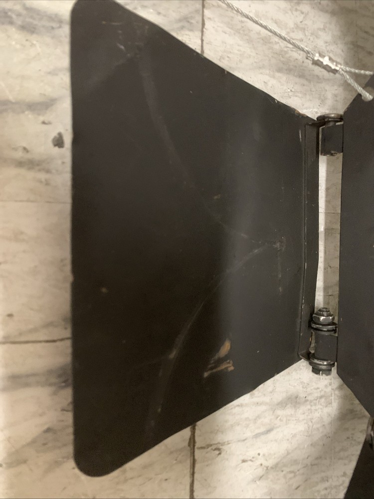 Mole Richardson Barn Doors Light Shield, Mini. With A Cable And Chain