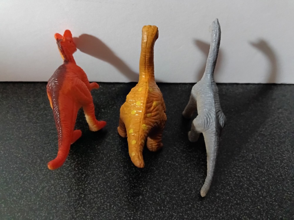 Small Dinosaur Figure Lot