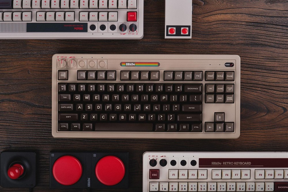 Retro Mechanical Keyboard for Windows & Android C64 Edition - 8BitDo
