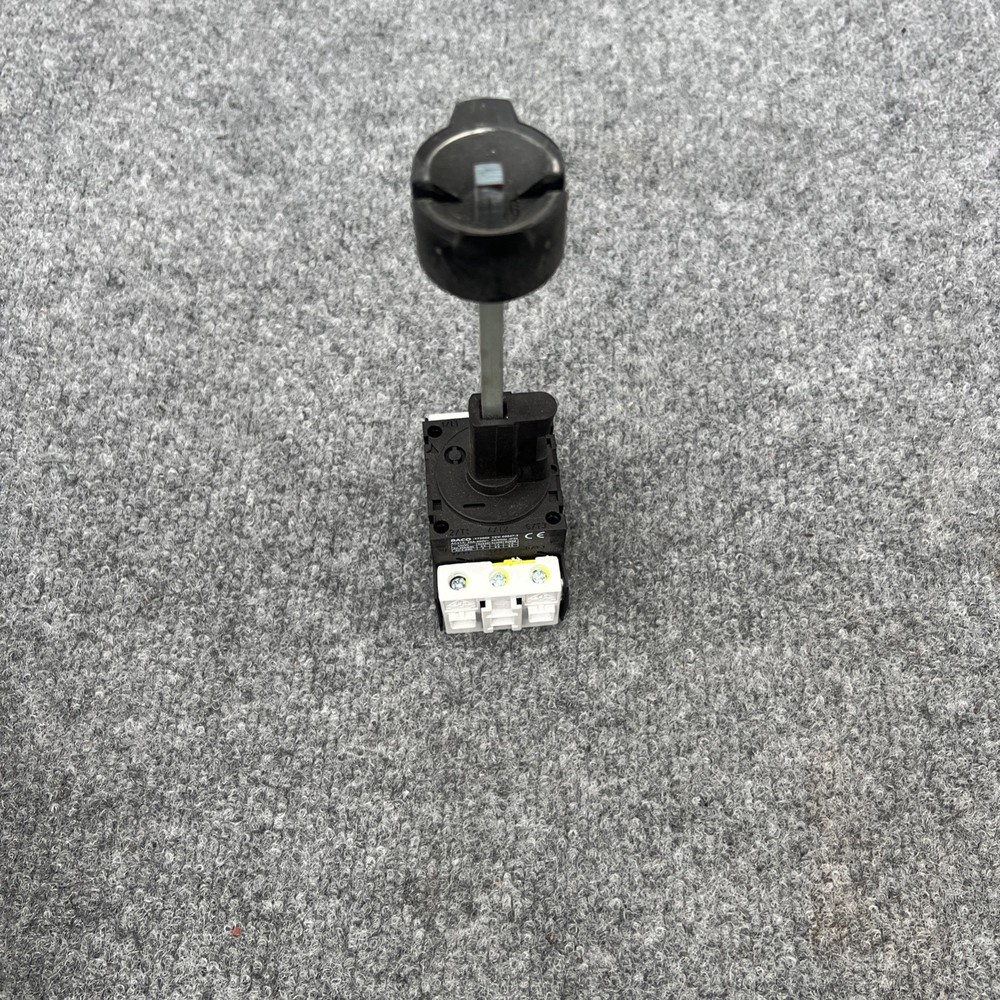Baco Controls 172000 Disconnect Switch, 25A, 600vac (general use) Used